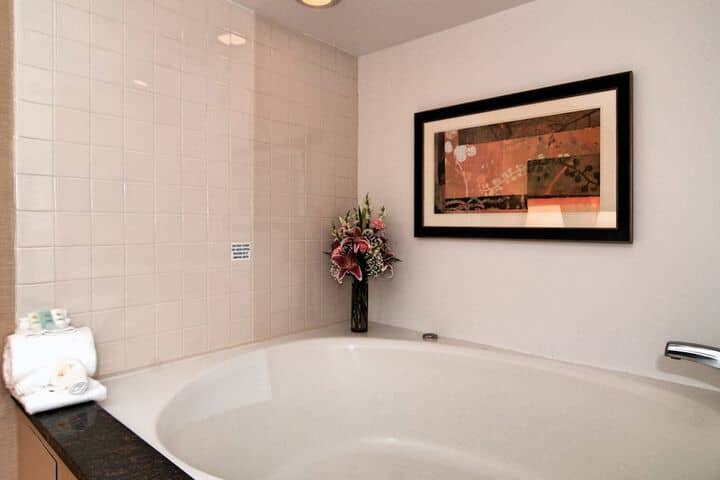 Hot Tub 49 of 78