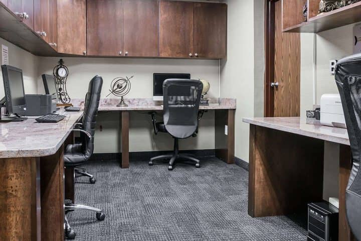 Business Center 73 of 78